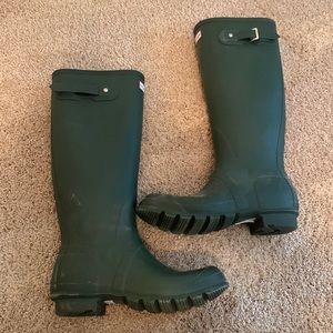 Hunter boots Hunter green color SZ 9